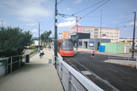 Konečné zastávka Zlaté piesky na obnovenej vajnorskej radiále.