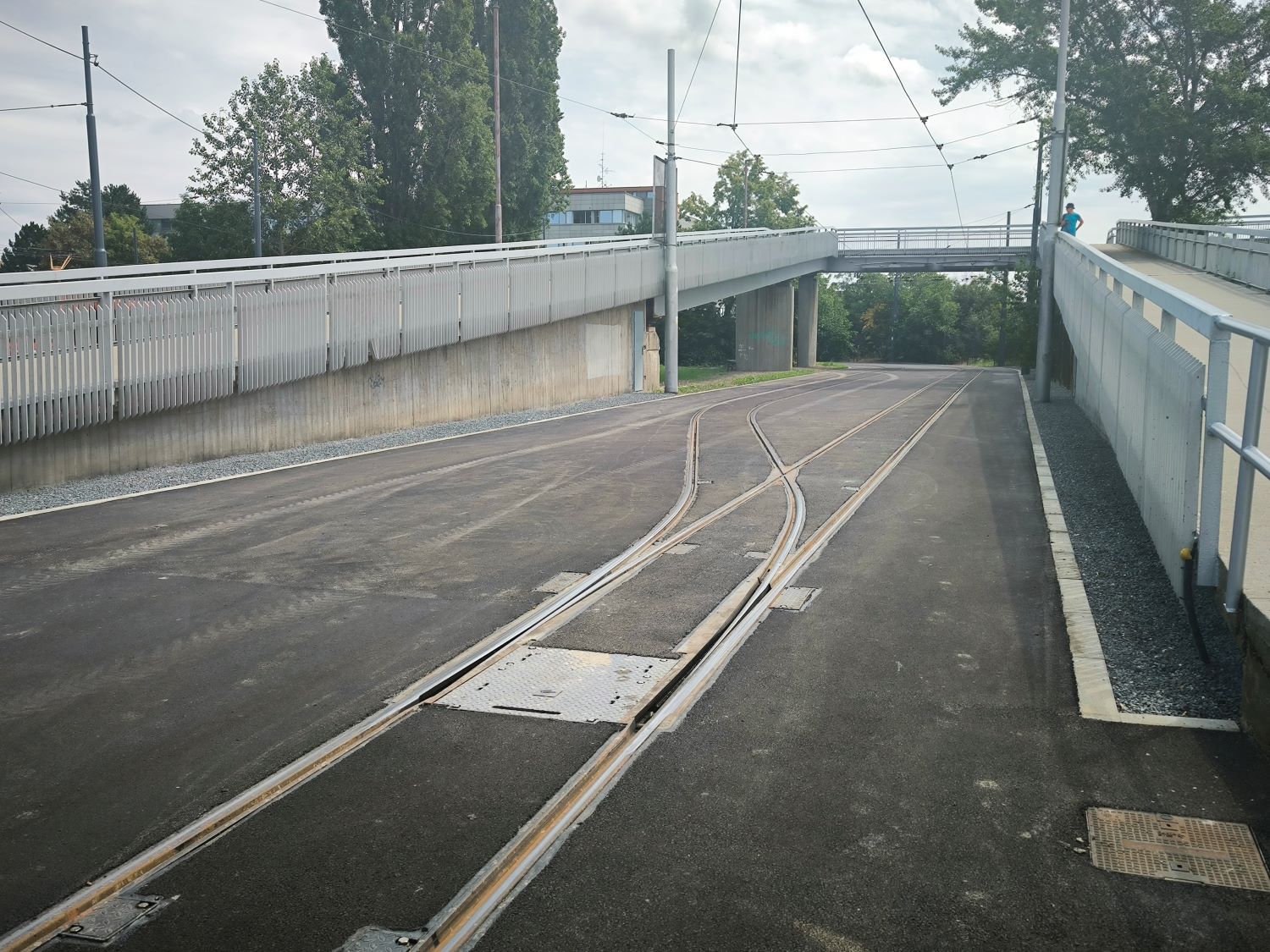 Trať k obratisku električiek na Zlatých pieskoch v Bratislave.
