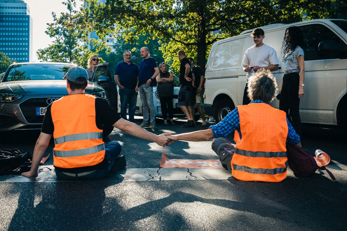 Posledná generácia protestuje rôznymi formami