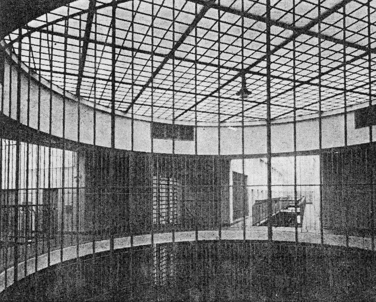 Historická fotografia Justičného paláca v Bratislave - väzenská časť