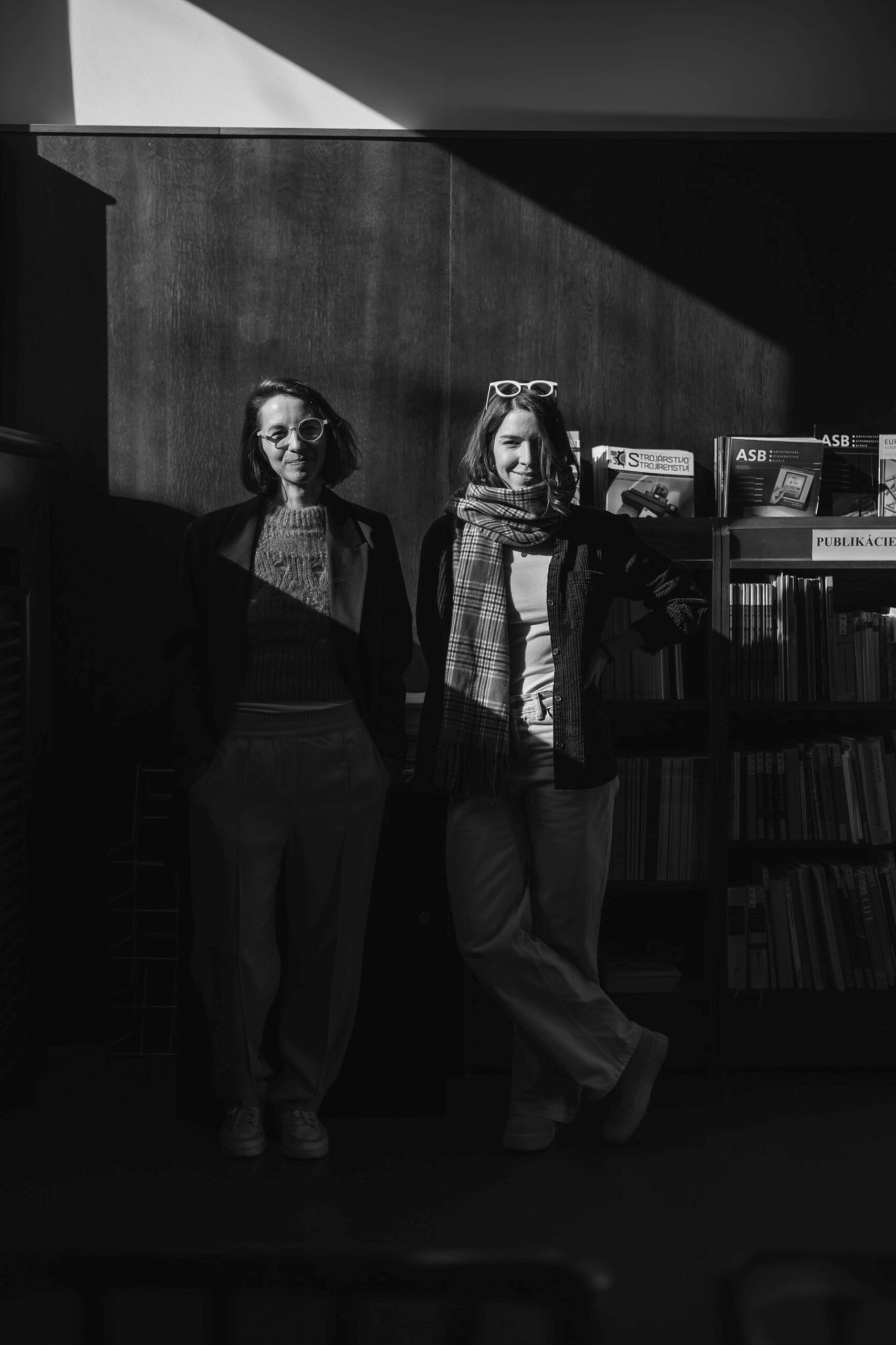 Film Amerikánka odporúčajú architekti Barbora Luptáková a Lucia Vlasáková z architektonického ateiéru ToøL interior architects. 