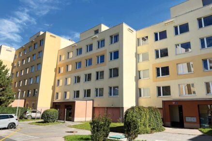 Realizácia: Výkonný zdroj tepla s vysokou účinnosťou, ktorý sa prispôsobí požiadavkám