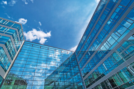 Priama premena solárnych tepelných záťaží budov na klimatizačný chlad