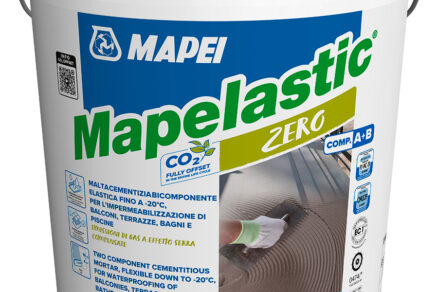 Vedro s dvojzložkovou hydroizolačnou maltou Mapelastic Zero s označením CO₂ offset