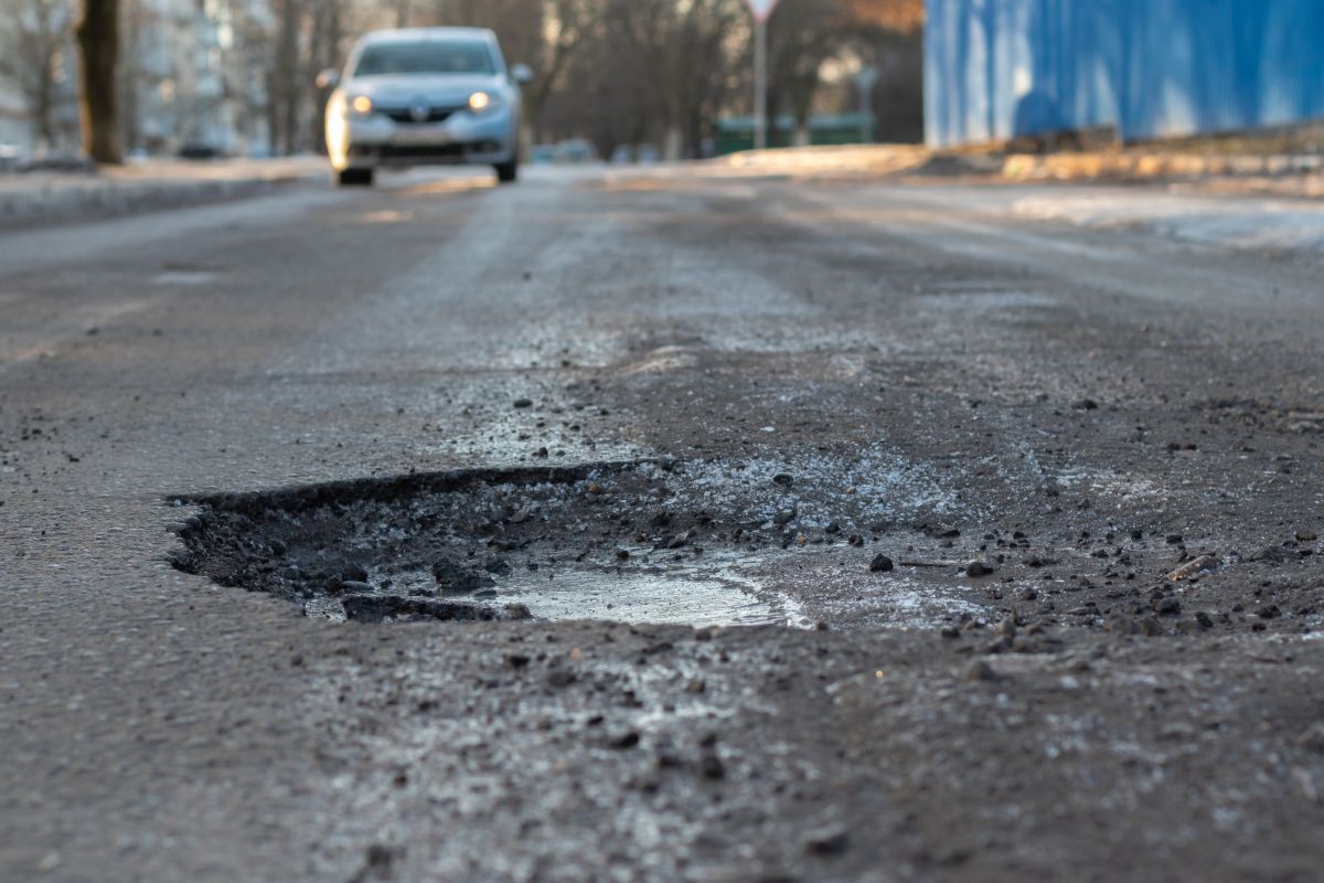 Do opravy ciest a chodníkov v meste Michalovce investujú milióny eur