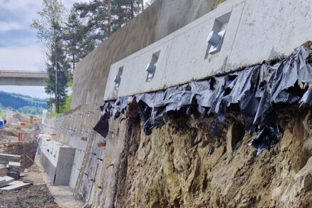 Realizácia zárubného múru v nžkm 282,130 – 282,404 v rámci modernizácie železničného úseku Čadca – št. hranica ČR/SR