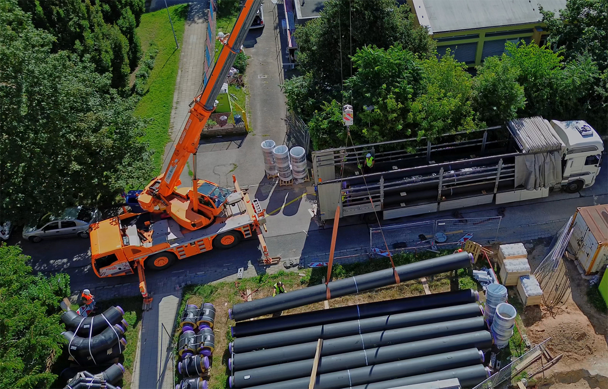 Pri projekte Brno – Sovinec, ktorý je prípravou na napojenie tepla z JE Dukovany, sa použilo oceľové predizolované potrubie dimenzie DN500.