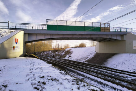 Mosty nad železničnou traťou v Štrbe a Prešove