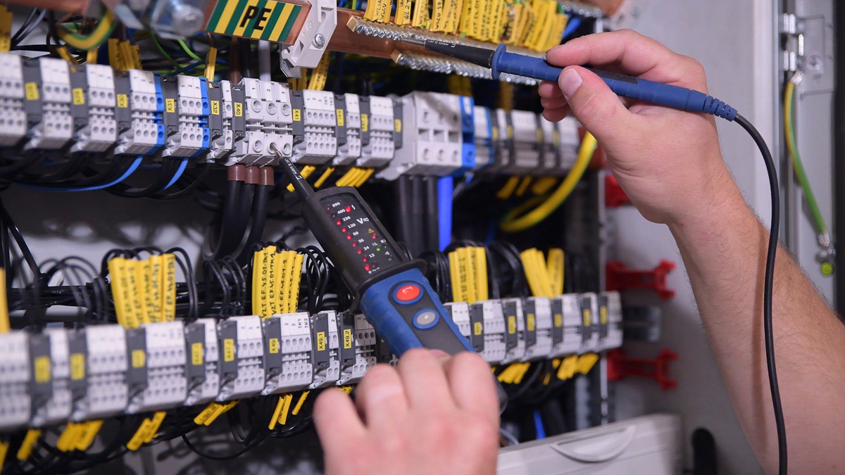 Diagnostika elektroinštalácie v rozvádzači – presné meranie v podaní ELIMER technika