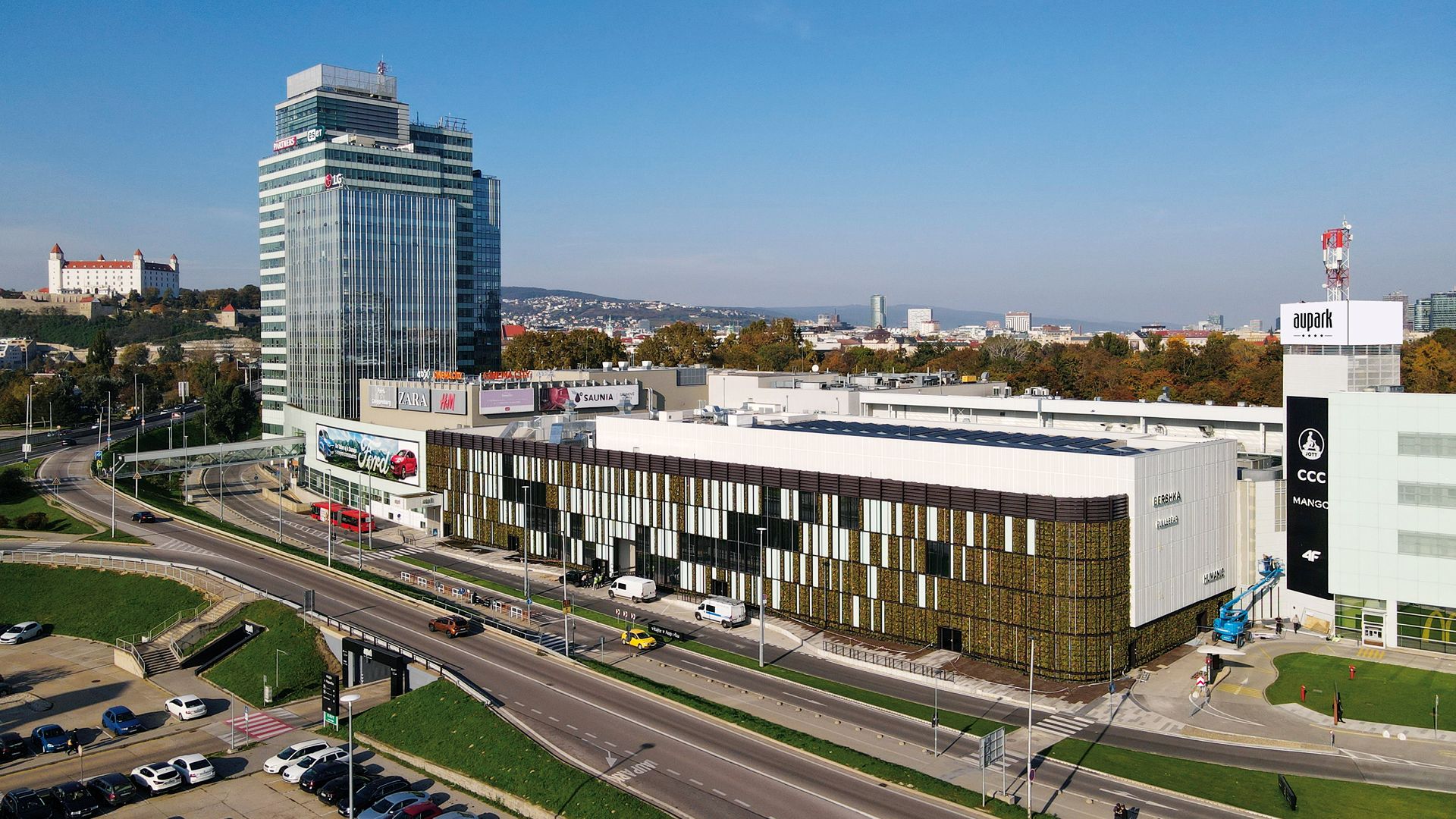 Do portfólia WOOD & Company patrí aj úspešné spoločensko-obchodné centrum Aupark v Bratislave-Petržalke.