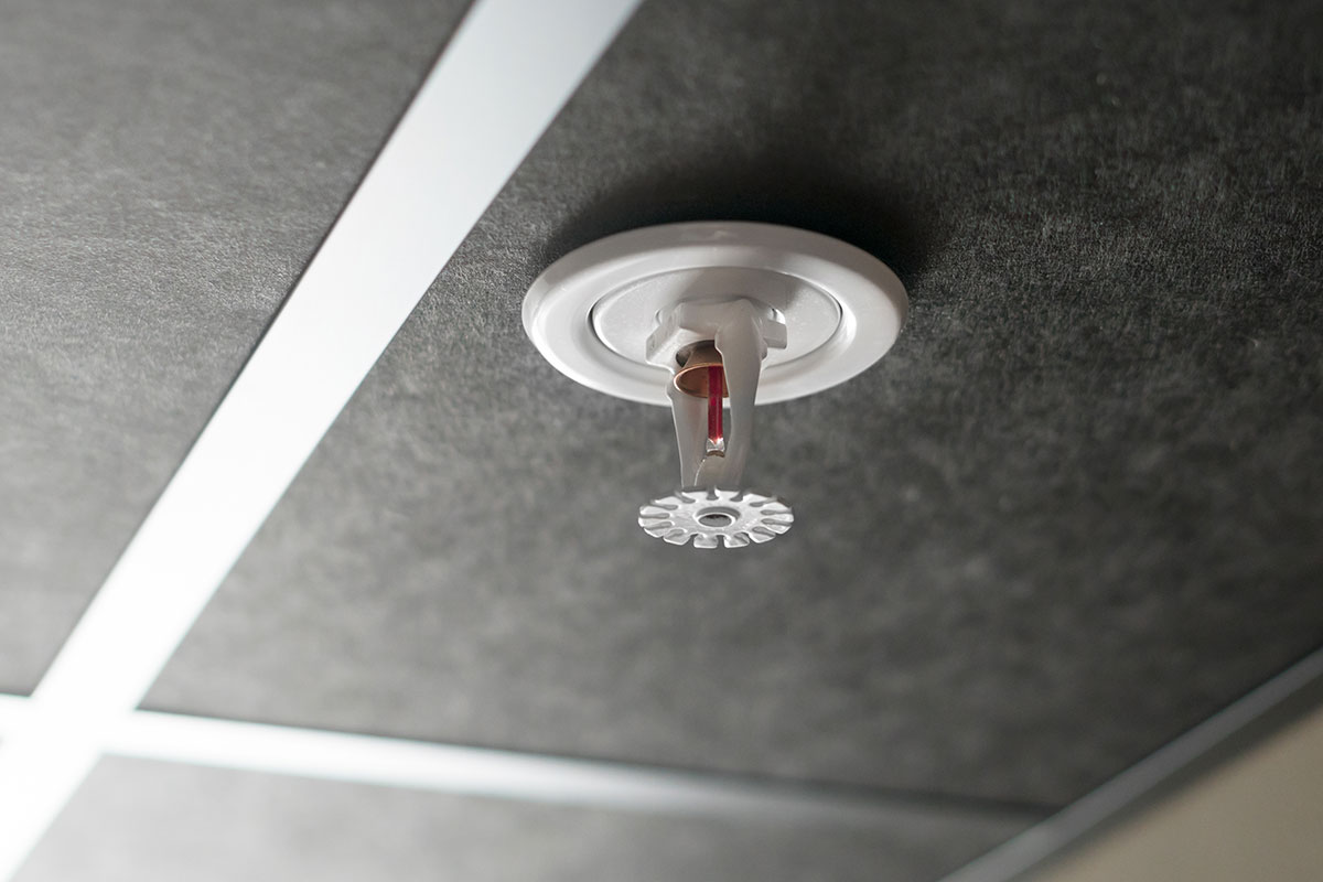 Samočinné stabilné hasiace zariadenia z hľadiska iných médií ako voda 