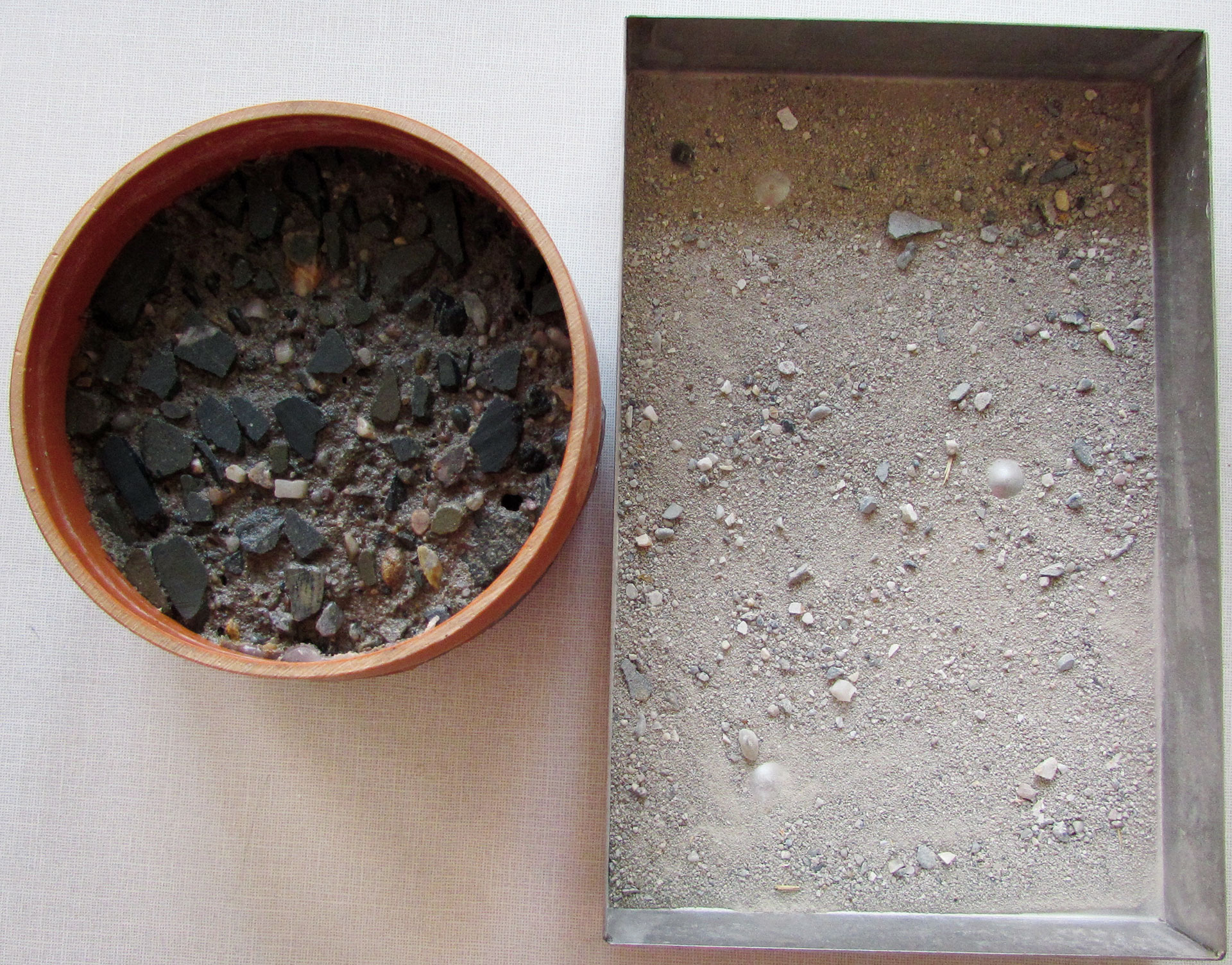 Obr. 2 Skúšobná vzorka 2 po skúške odolnosti proti CHRL vrátane odpadu z povrchu vzorky