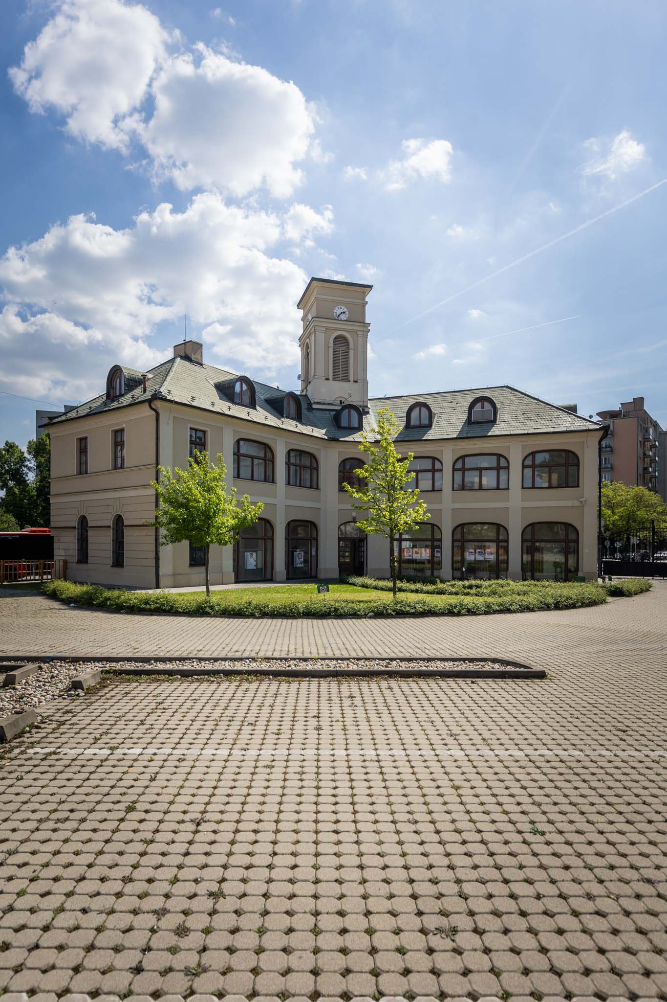 Budova Prvej konskej železnice - pohľad z dvorovej časti 