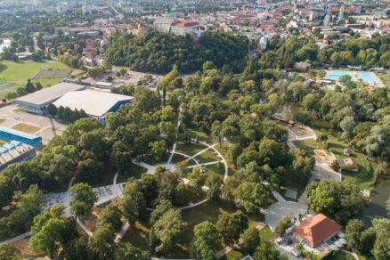 Letecký pohľad na Starý park v Nitre po revitalizácii a jeho prepojenie s centrom mesta