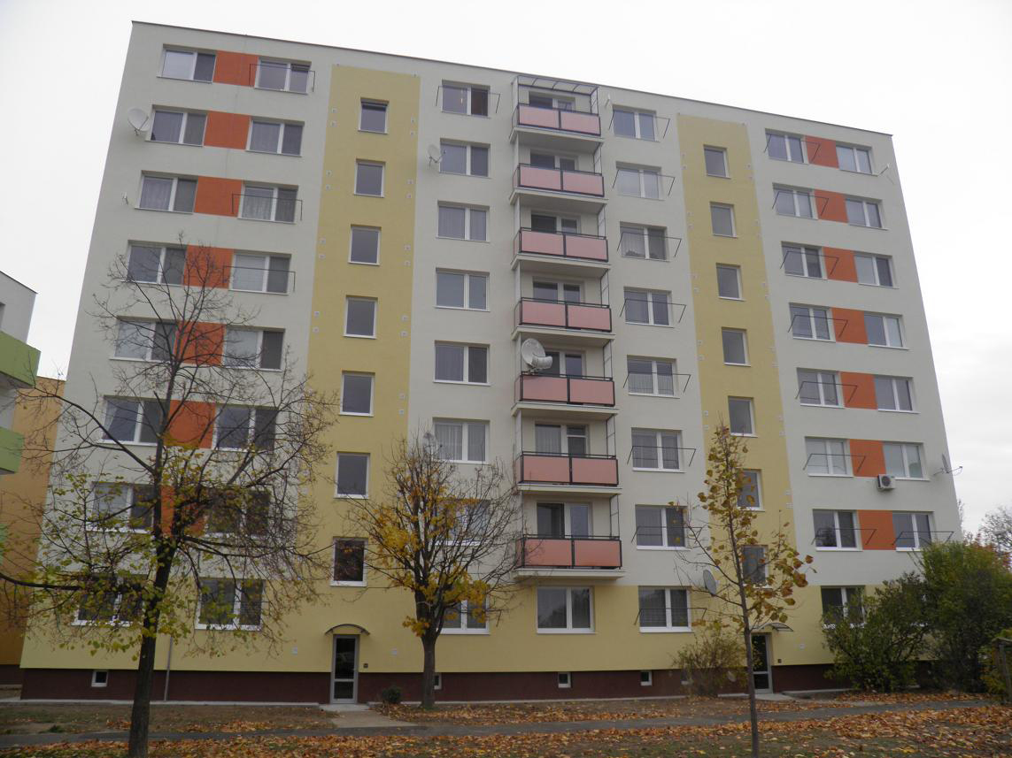 Bytový dom po komplexnej obnove vrátane zateplenia, výmeny okien a úpravy balkónov