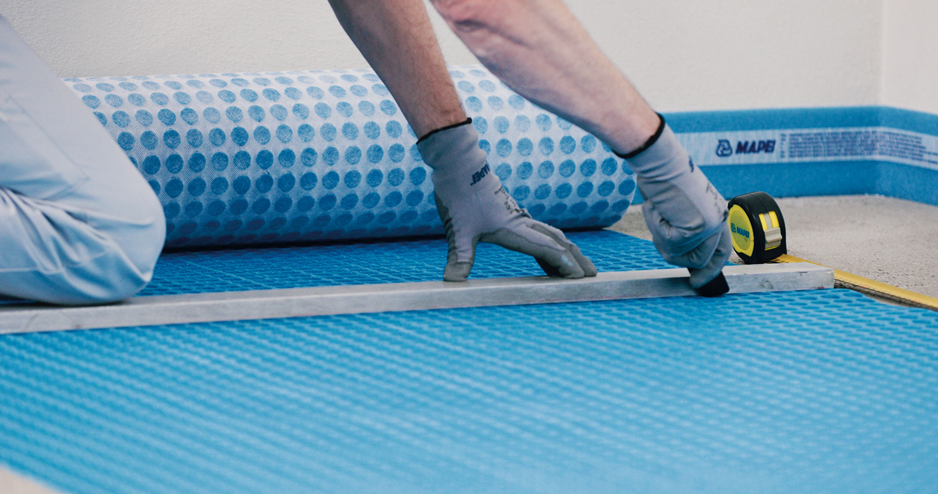 Hrubá stavba v detaile: Deliaca membrána proti vzniku trhlín v podklade