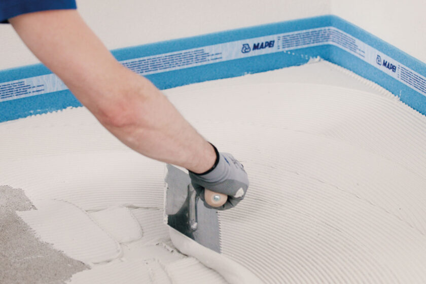 Hrubá stavba v detaile: Deliaca membrána proti vzniku trhlín v podklade