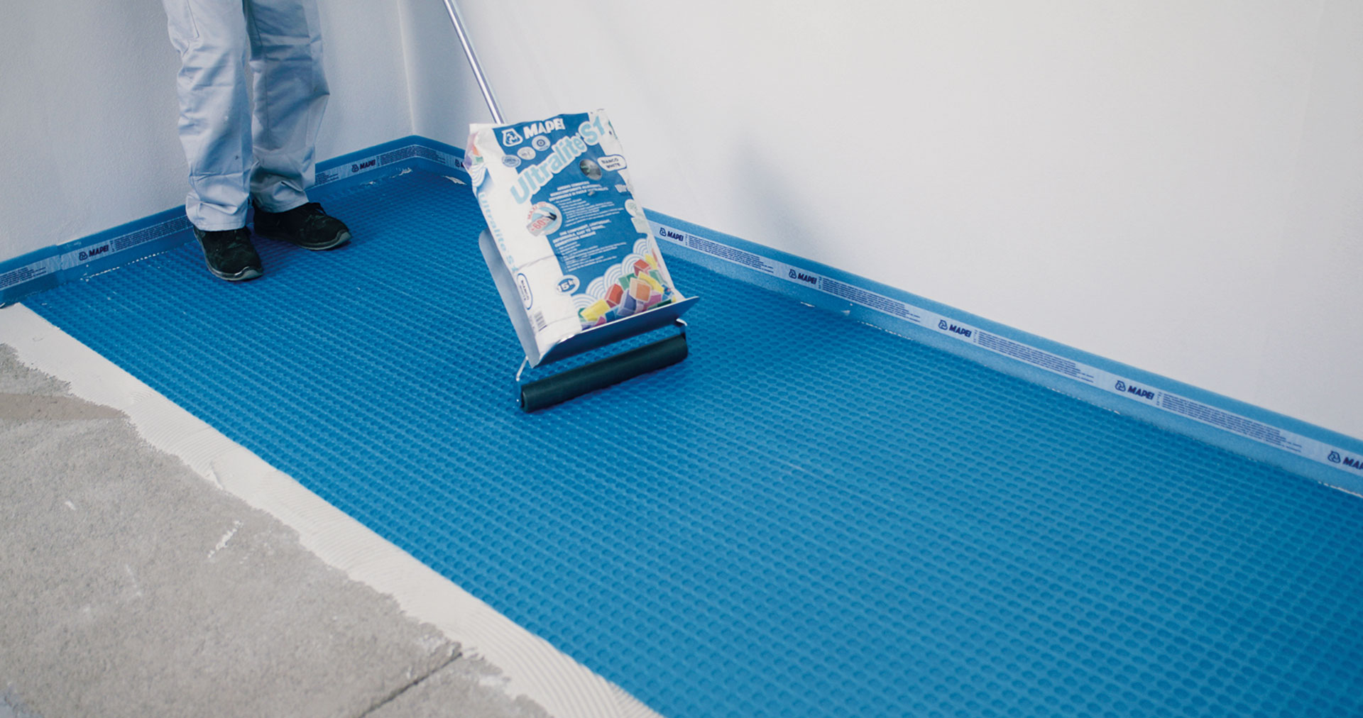 Hrubá stavba v detaile: Deliaca membrána proti vzniku trhlín v podklade