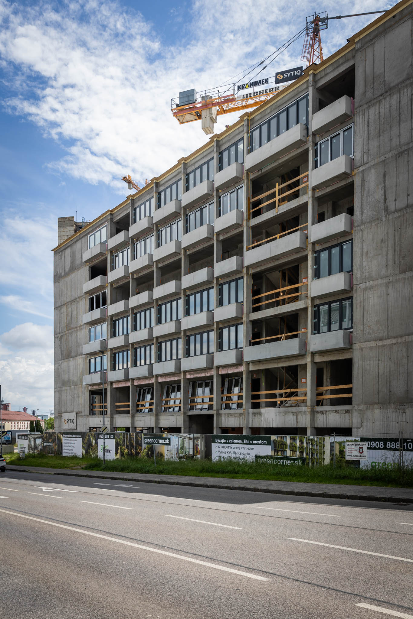 Stav projektu Green Corner na Križovatke Jozefa Čabelku k 28. máju 2025 – pohľad z Pionierskej ulice