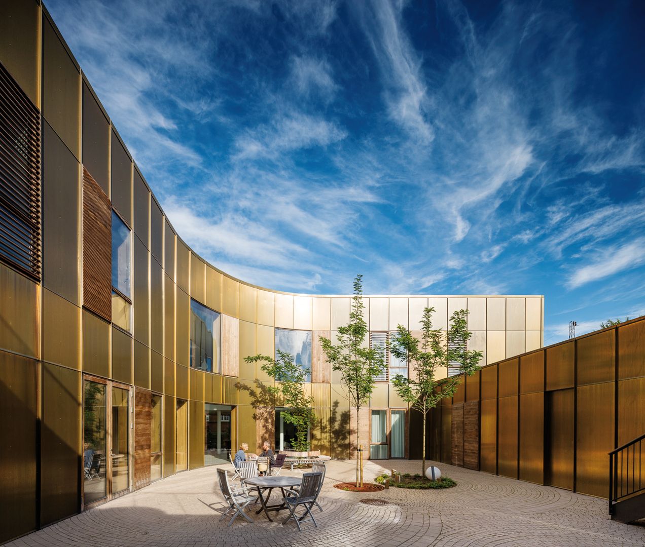 Dedinka pre ľudí s Alzheimerovou chorobou a demenciou Alzheimer’s Village Dax. Architekti:
NORD Architects, Champagnat & Gregoire Architects