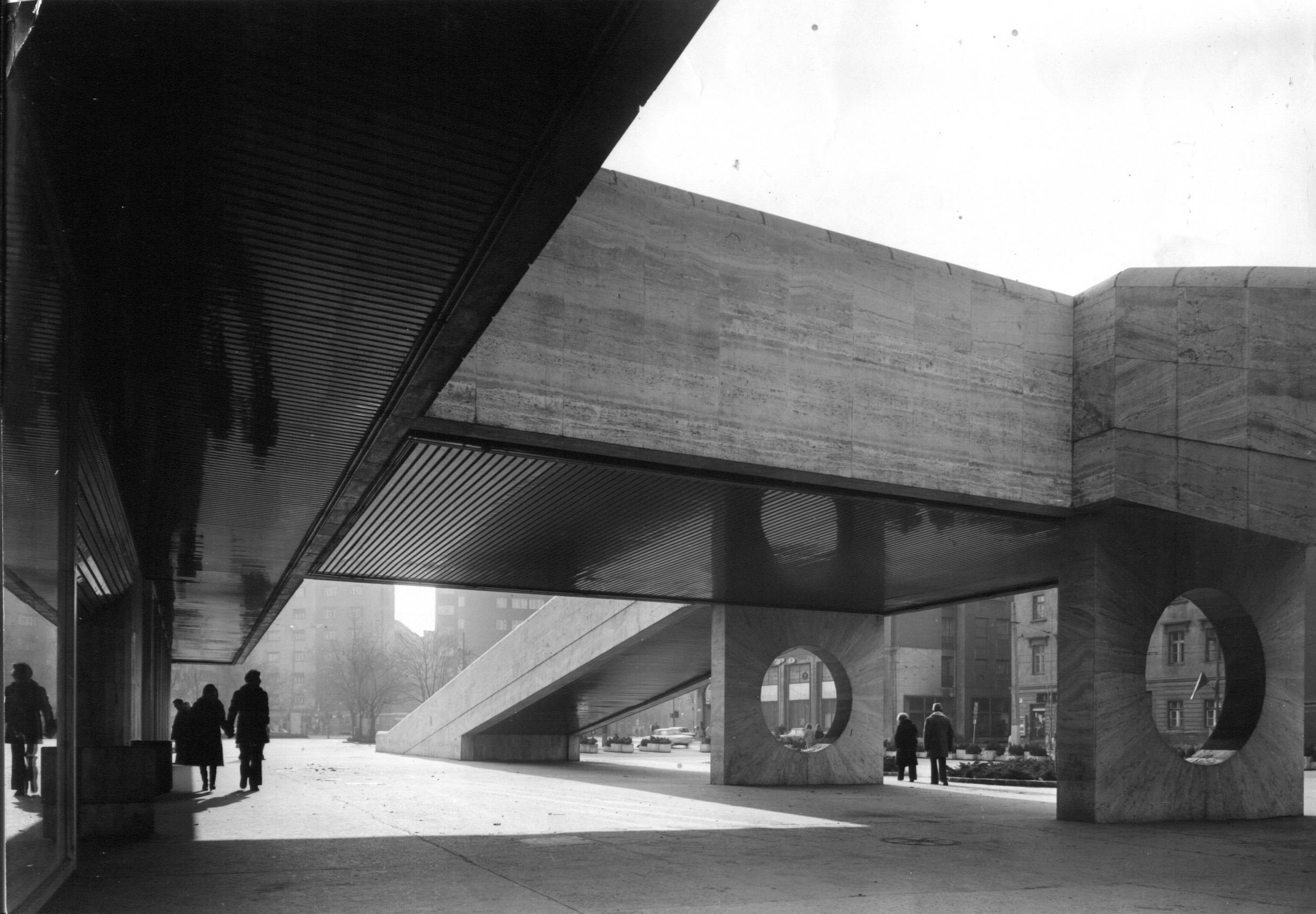 Historická fotografia okolia pred OD Prior 