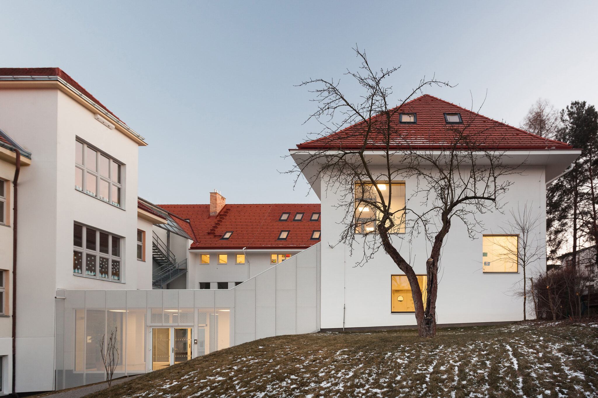 Základná škola Járy Cimrmana, Praha-Lysolaje
