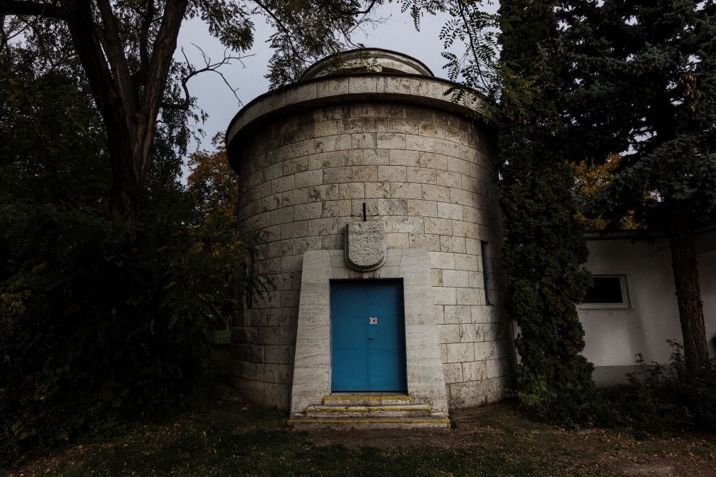 Vodojem v Trnave je významnou architektonickou pamiatkou obdobia moderny.