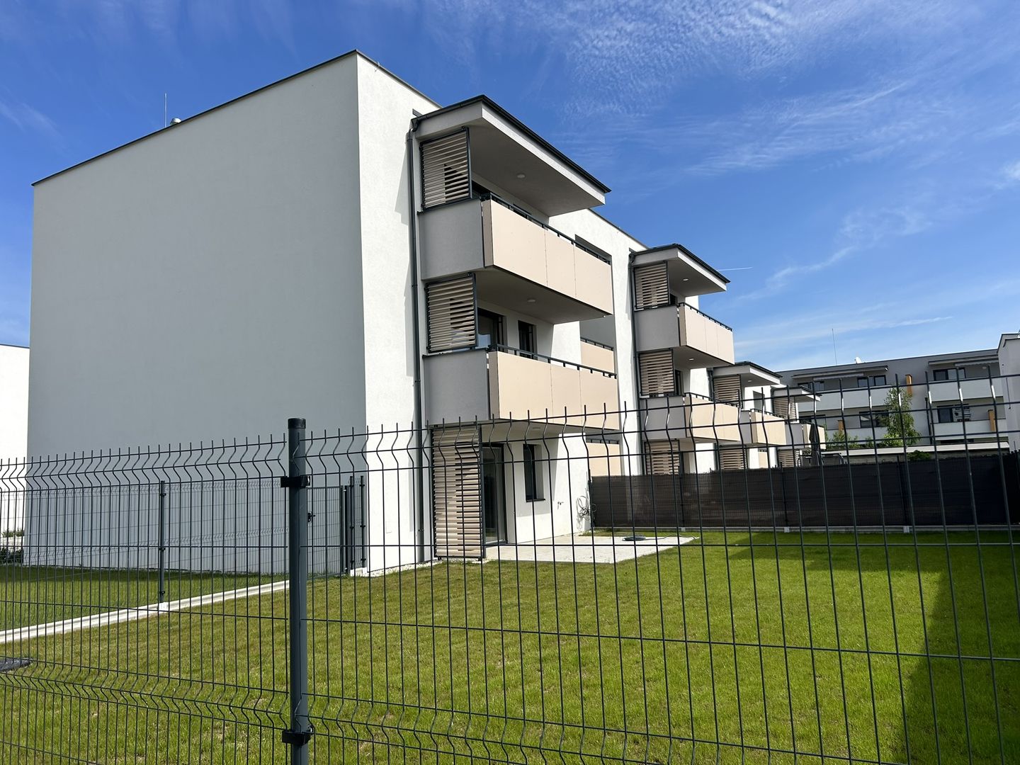 Záhradné vily, Rezidencia Vinohrady, Trenčín-Zlatovce