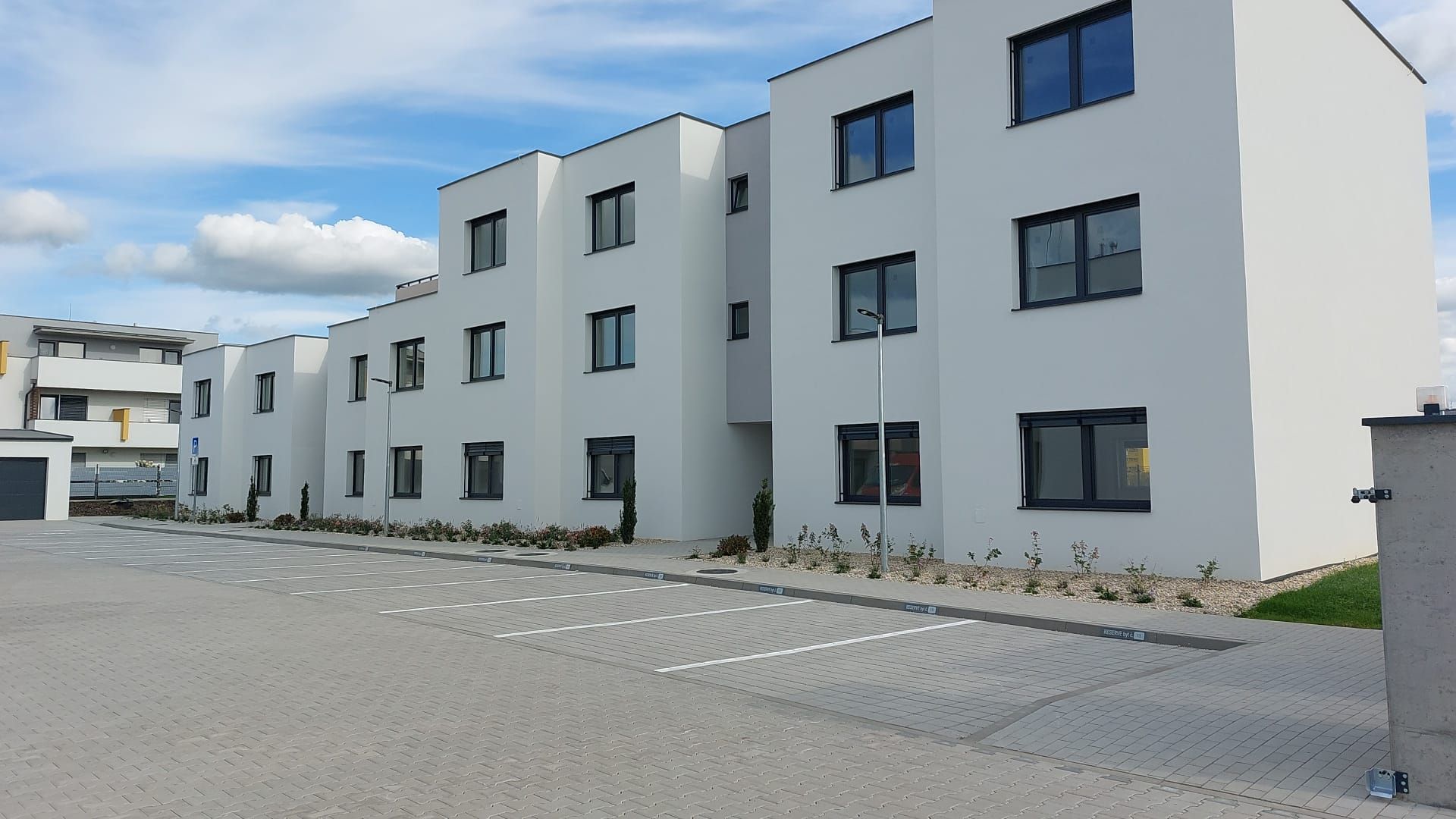 Záhradné vily, Rezidencia Vinohrady, Trenčín-Zlatovce
