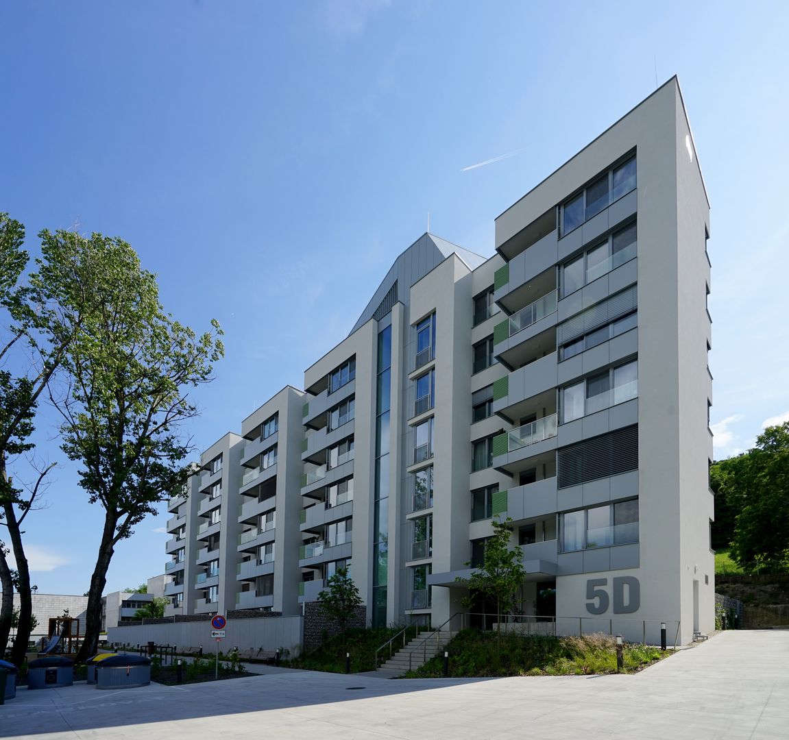 Zelené Záluhy, Bratislava-Dúbravka