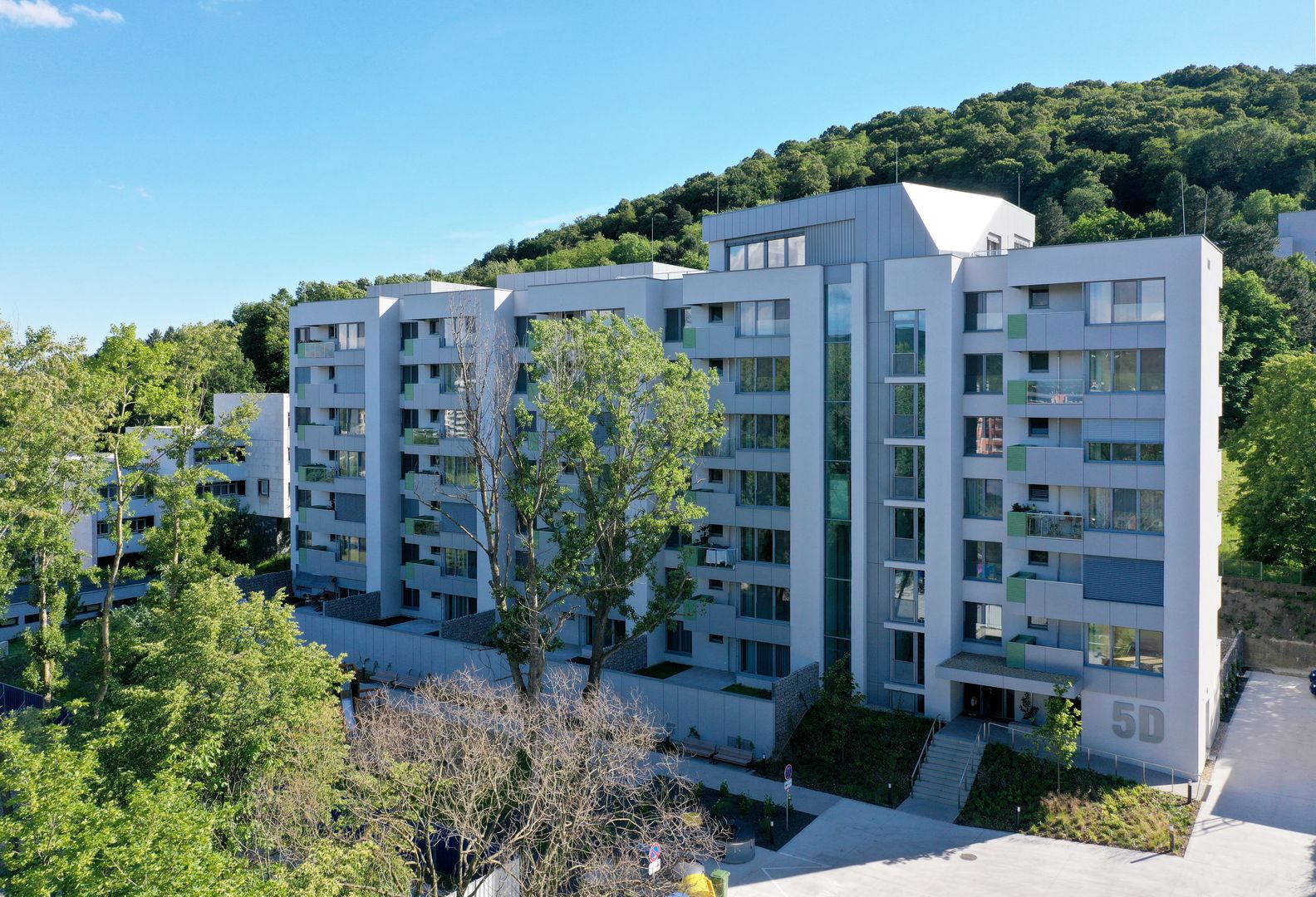 Zelené Záluhy, Bratislava-Dúbravka