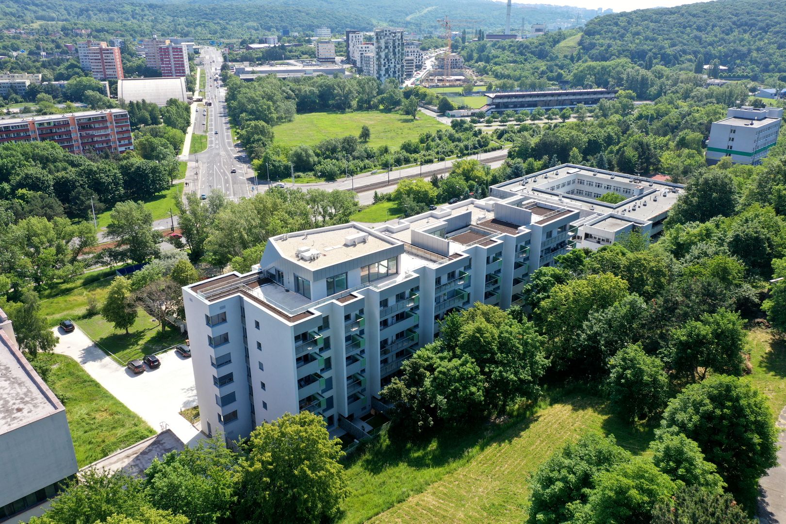 Zelené Záluhy, Bratislava-Dúbravka
