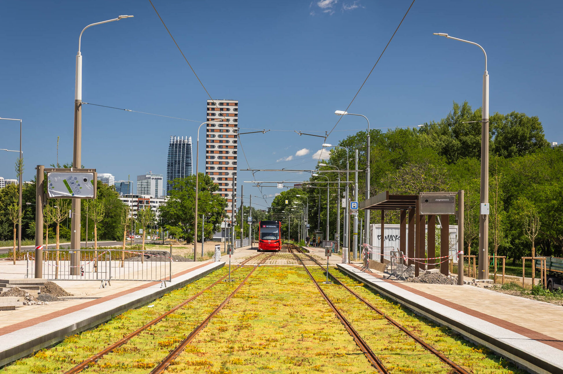 Stav električkovej radiály v Petržalke k 30. júnu 2025 - električkové zastávky Jungmanova