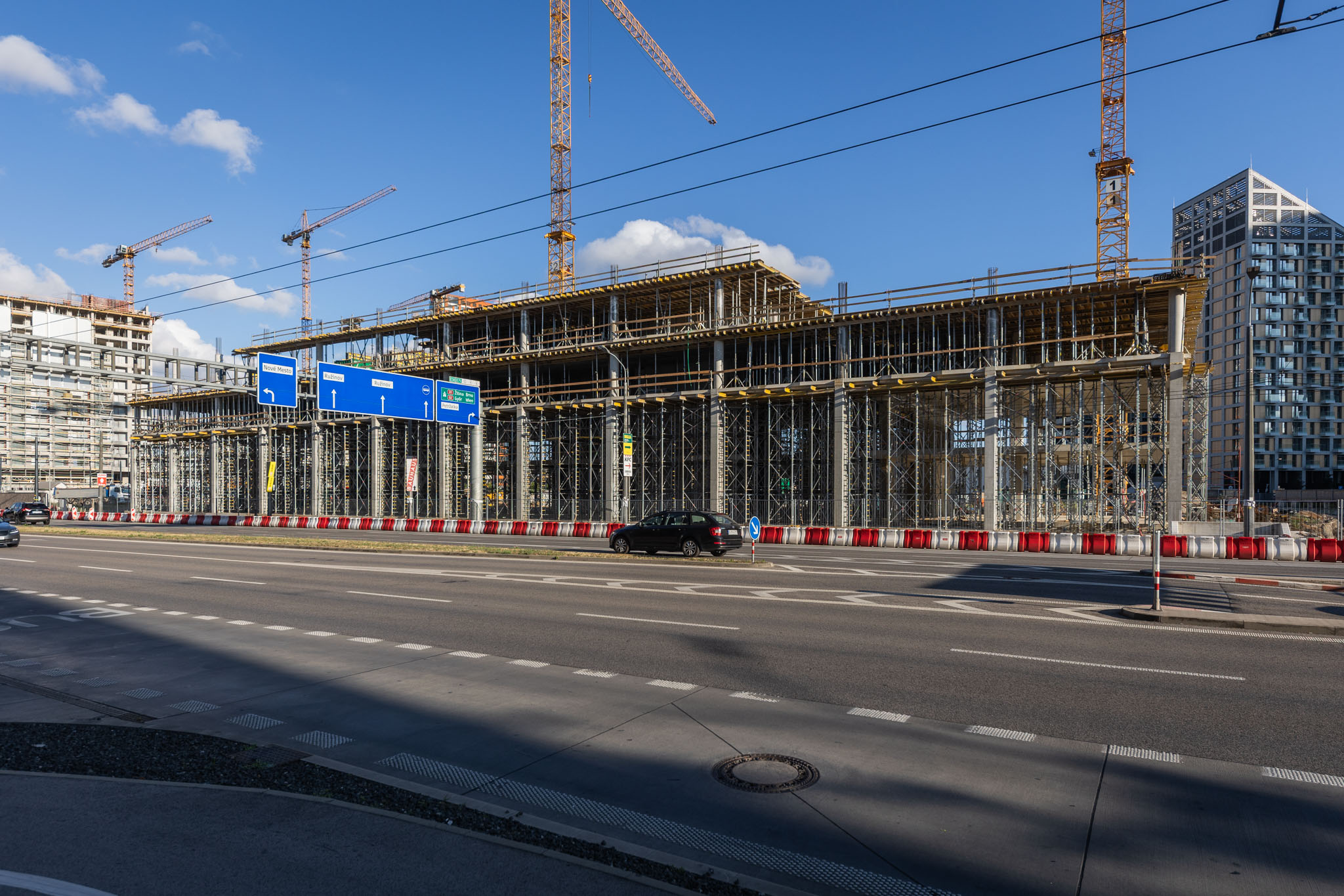 Práce na prvej etape projektu Chalupkova Offices na ulici Mlynské nivy k 8. júlu 2025