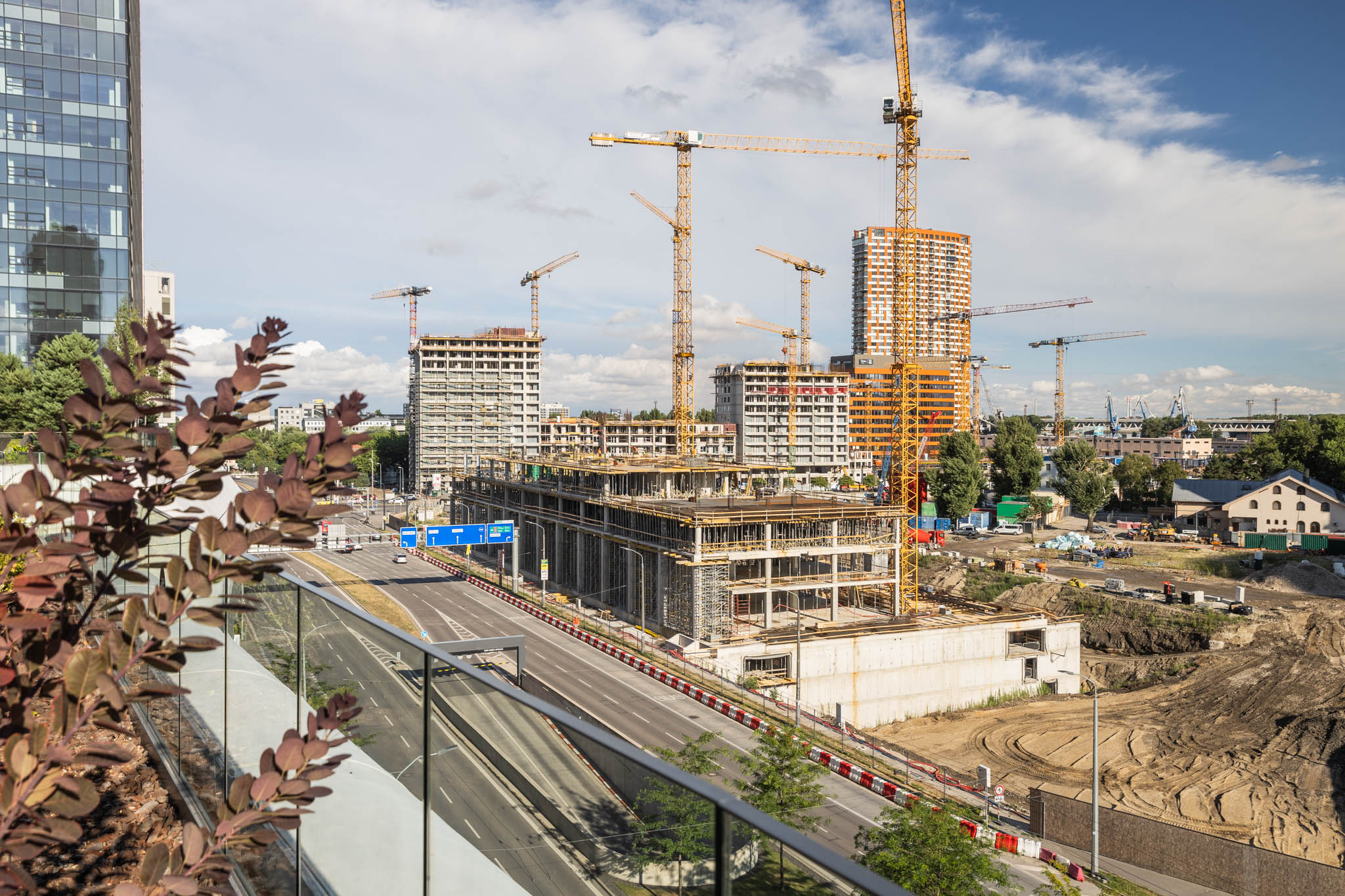 Práce na prvej etape projektu Chalupkova Offices na ulici Mlynské nivy k 8. júlu 2025