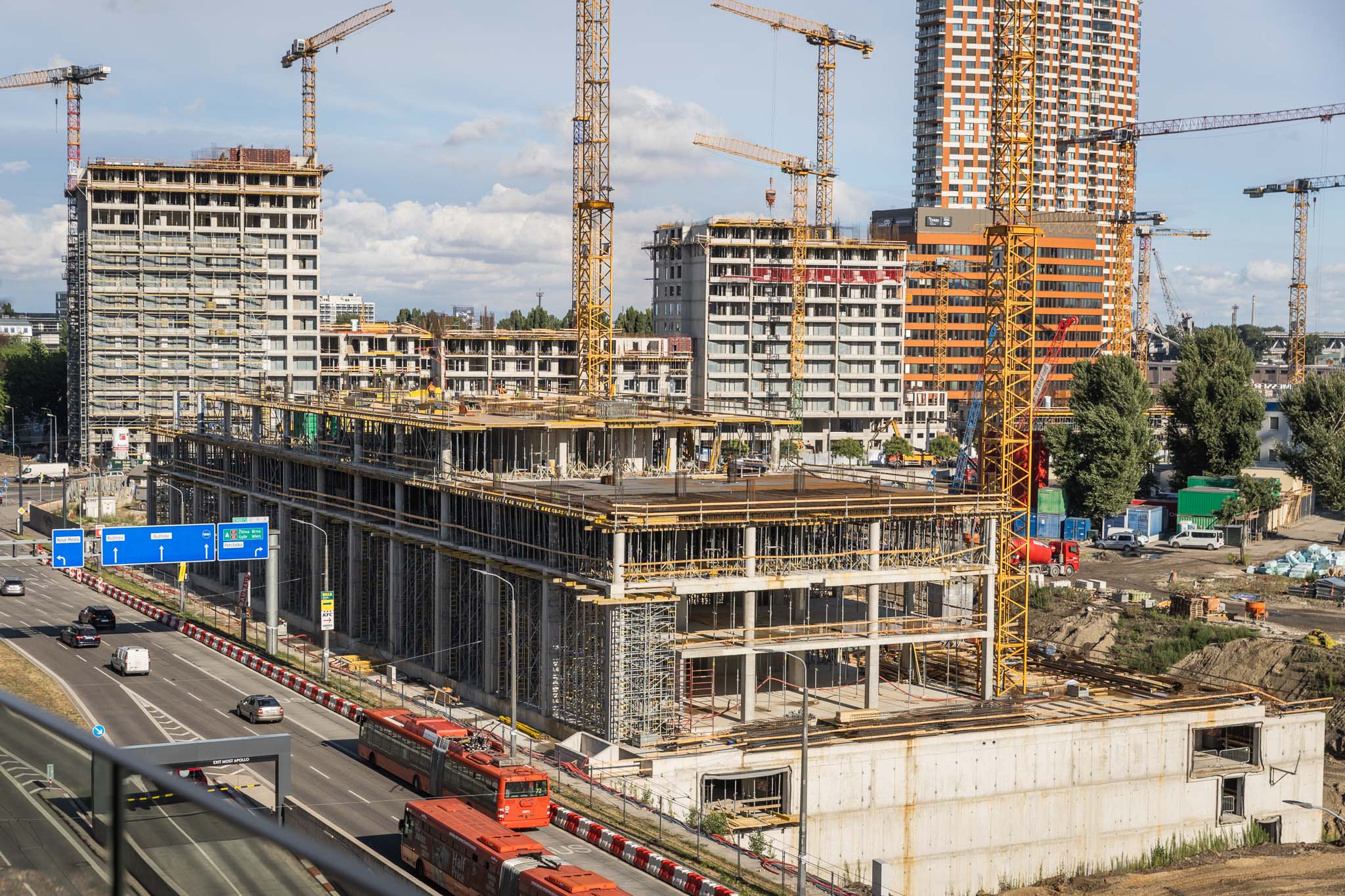Práce na prvej etape projektu Chalupkova Offices na ulici Mlynské nivy k 8. júlu 2025