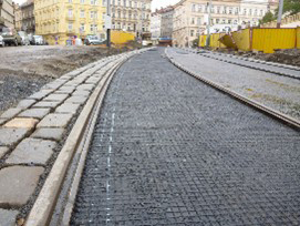Obr. 3 GlasGrid® aplikovaný medzi dve vrstvy liateho asfaltu