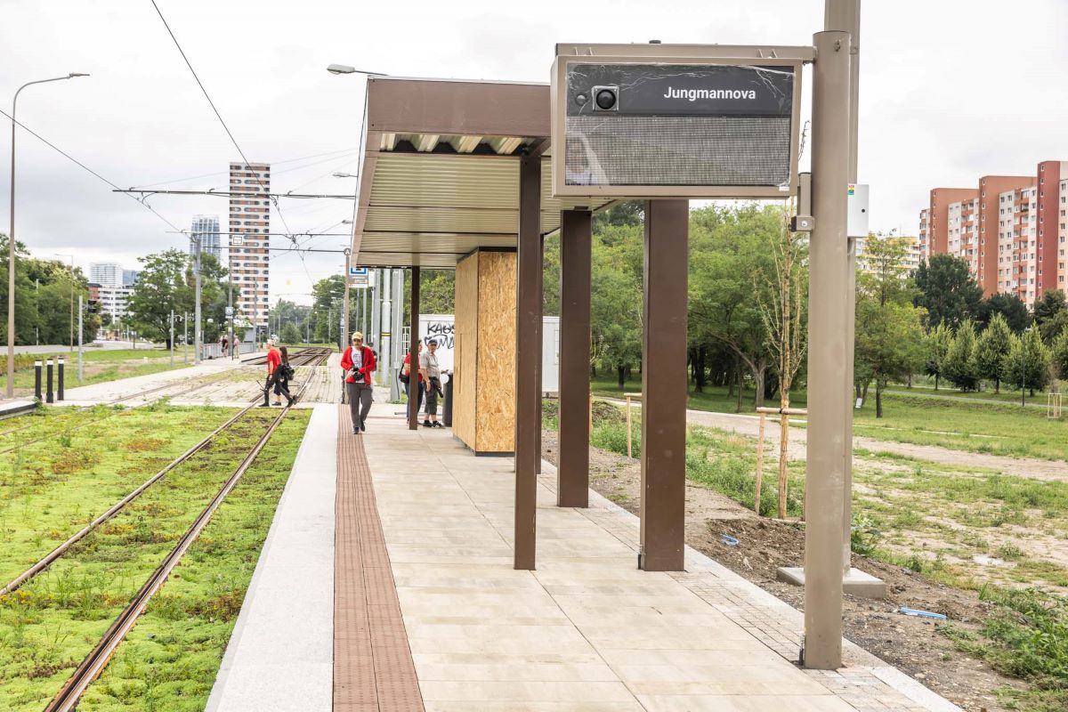 Konštrukcia nových zastávok v Petržalke bude masívnejšia.