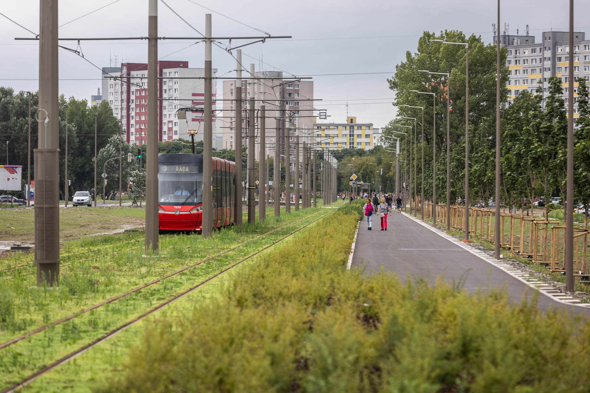 Električková radiála v Petržalke v deň spustenia 27. júla 2025