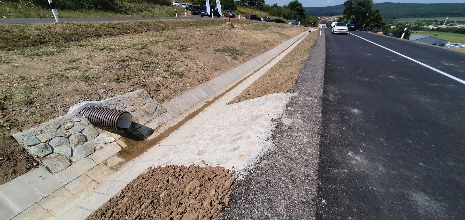 Cesta do obce Žirany po sanácii zosuvu