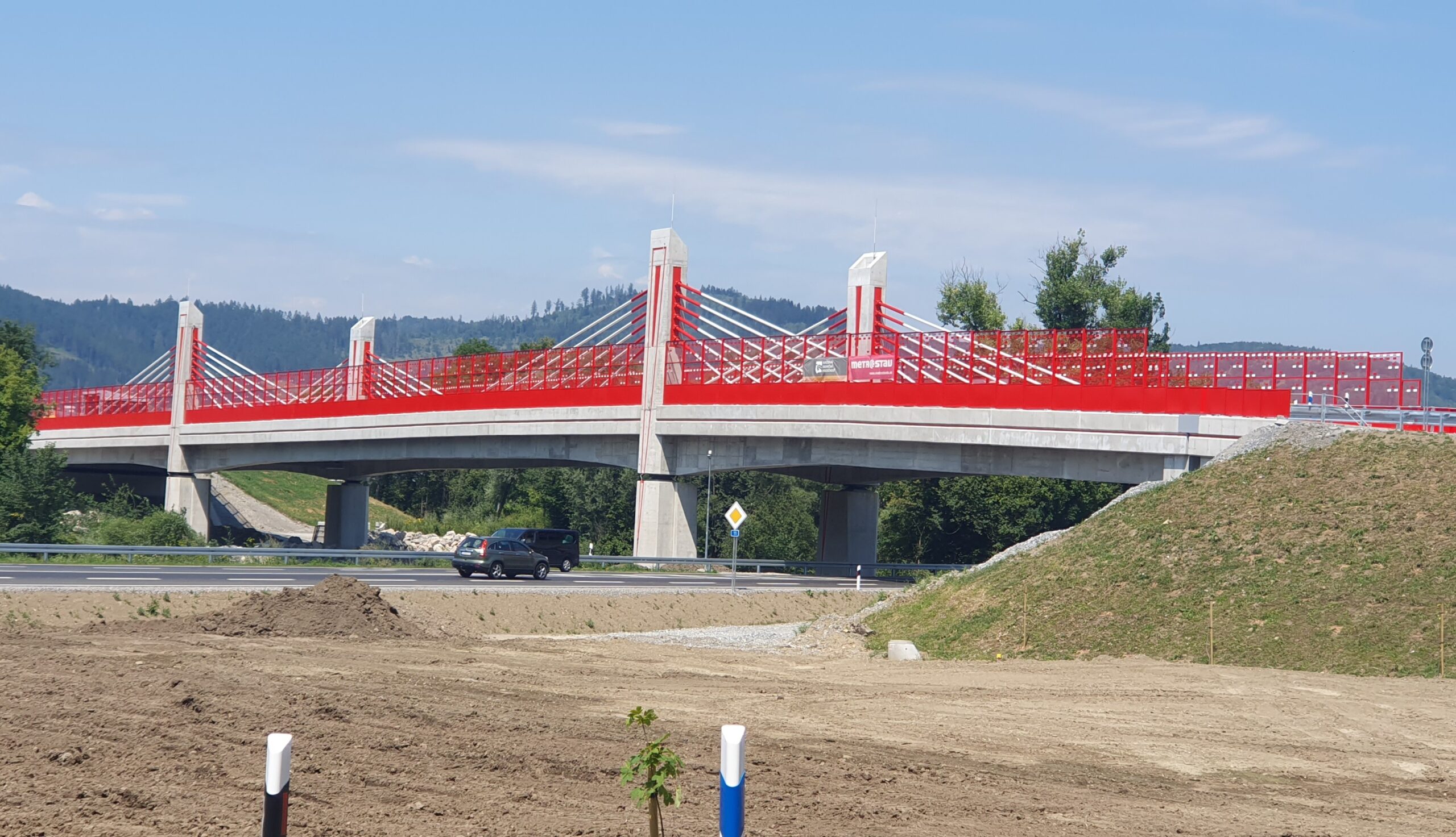Most na diaľničnom privádzači pri Kysuckom Novom Meste (udelený titul Stavba roka 2025 za progresívne projektové riešenie)