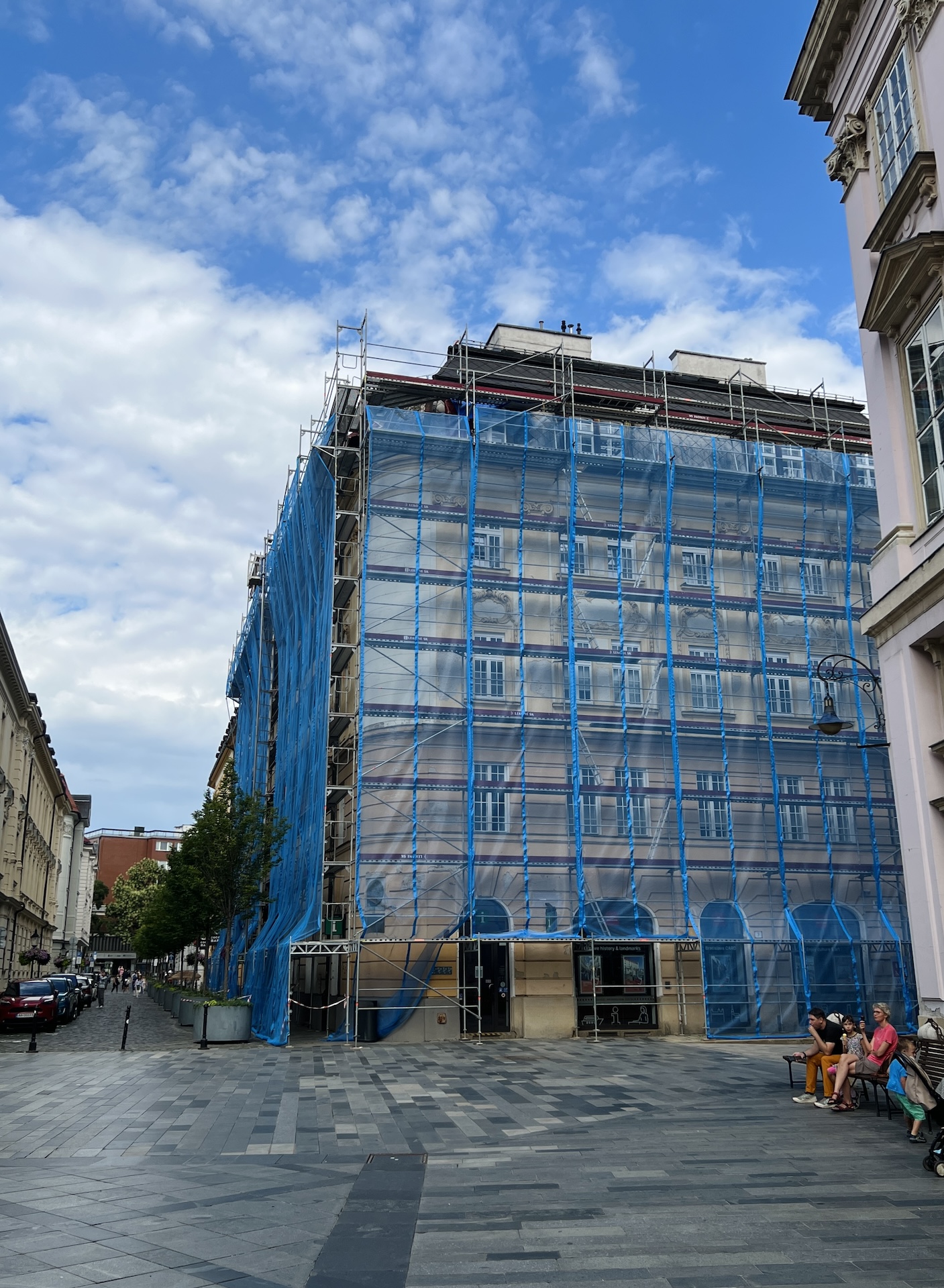 Rekonštrukcia budovy na Klobučníckej 2 - pohľad z Primaciálneho námestia