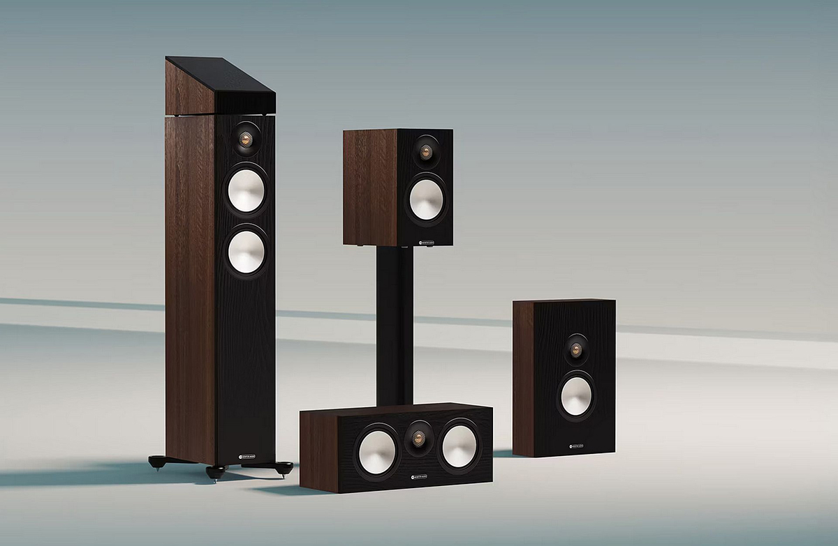 Modely reproduktorov Monitor Audio Bronze 7G – stĺpový, regálový, centrálny a nástenný reproduktor v orechovom dekore