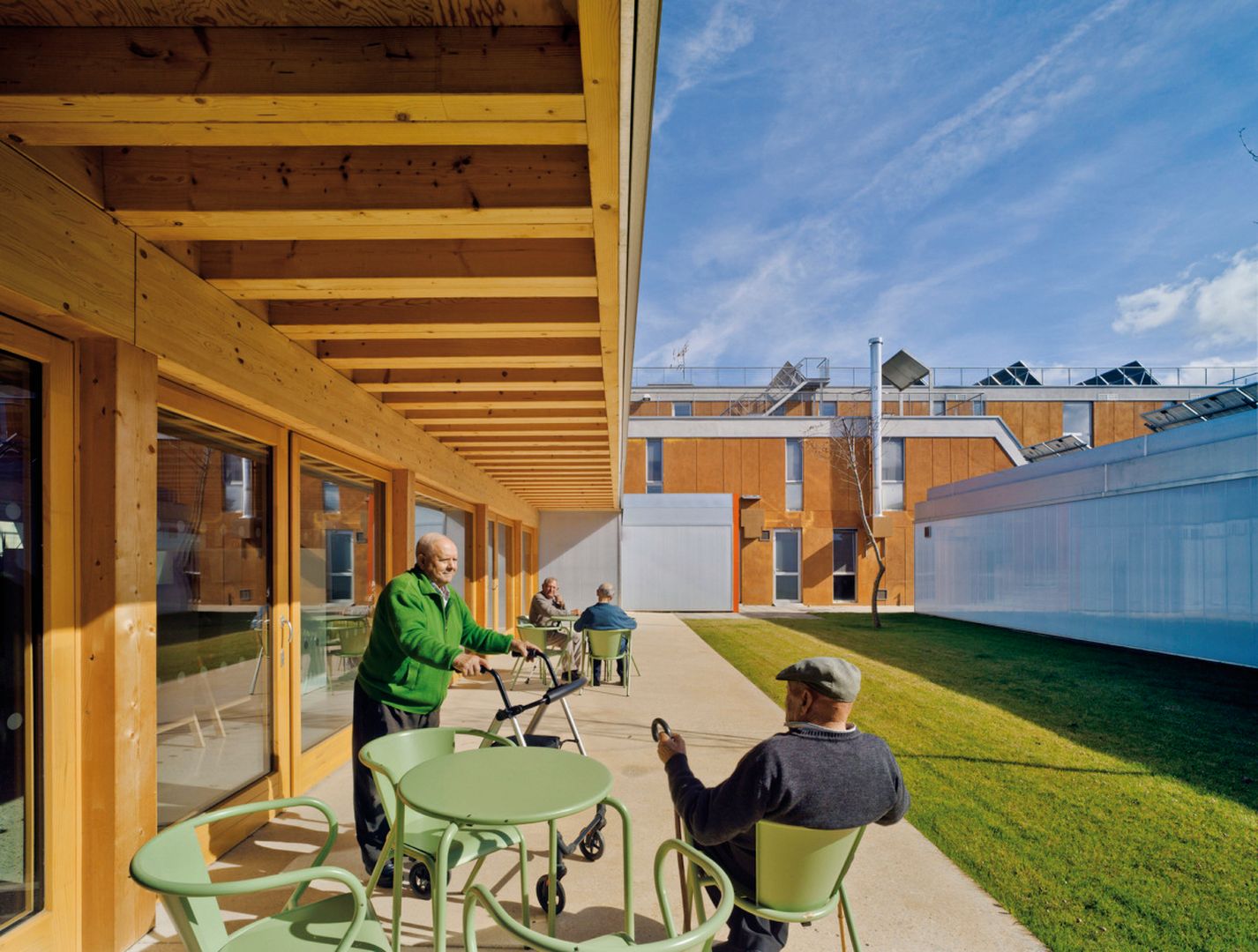 Opatrovateľský dom Passivhaus v Španielsku sa stal prvou budovou geriatrickej nemocnice
s certifikáciou pasívneho domu v Španielsku. Architekti: CSO Arquitectura