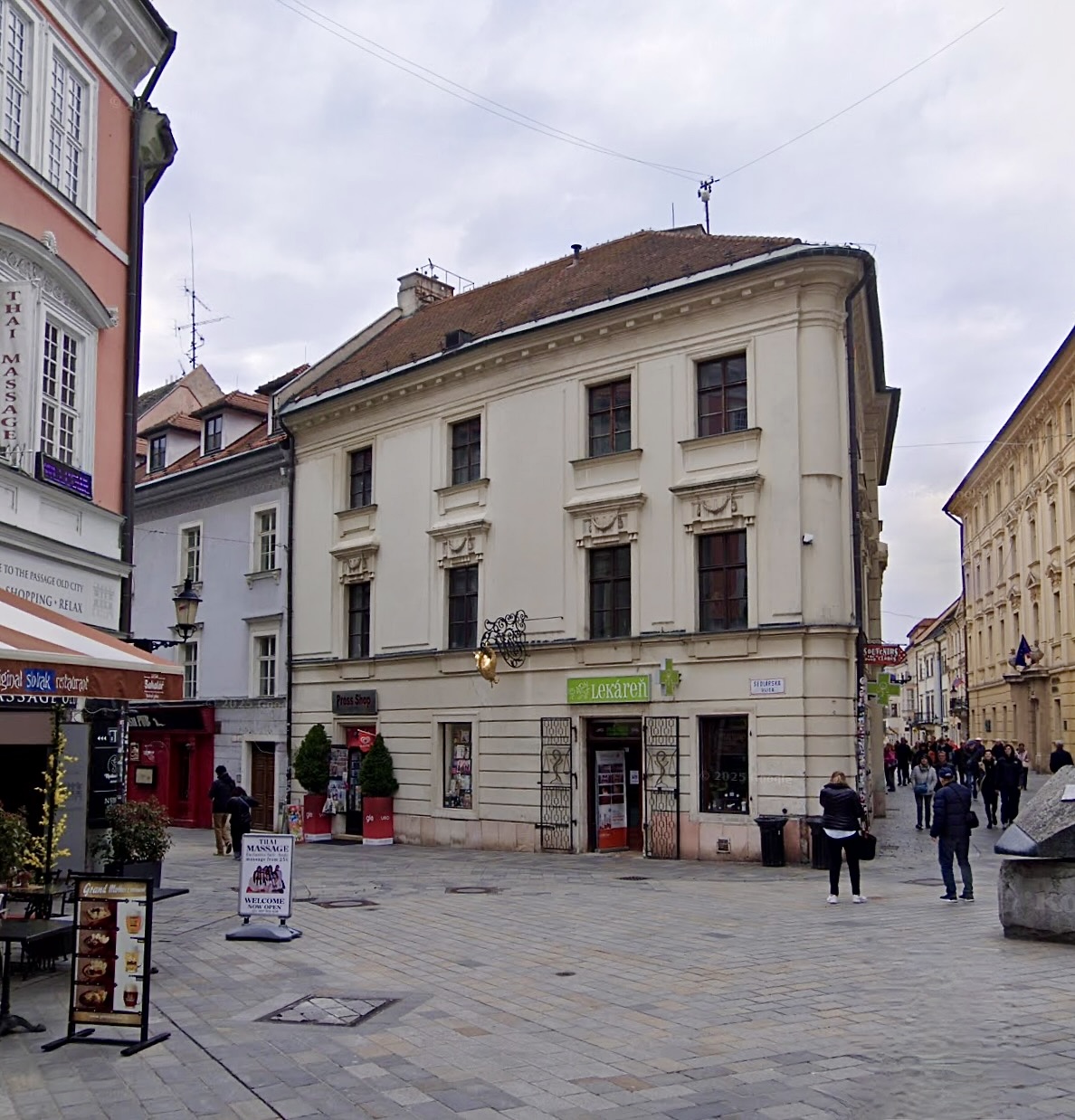 Pôvodná podoba budovy na Ventúrskej 22 a Sedlárskej 4 z apríla 2025