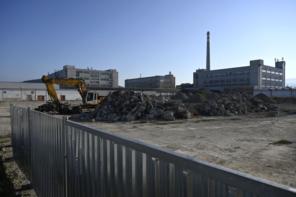 Pohľad na areál zbúranej trenčianskej textilnej fabriky Merina