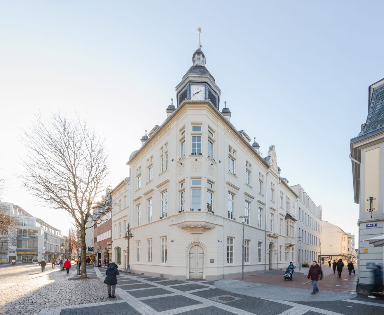 Radnica a knižnica v Brühle