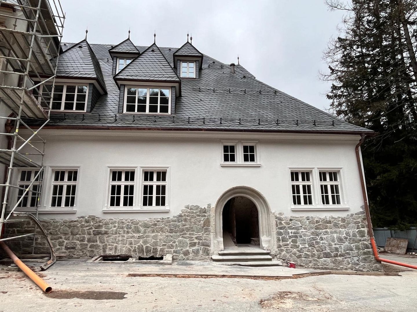 Rekonštrukcia loveckého kaštieľa v Kunerade