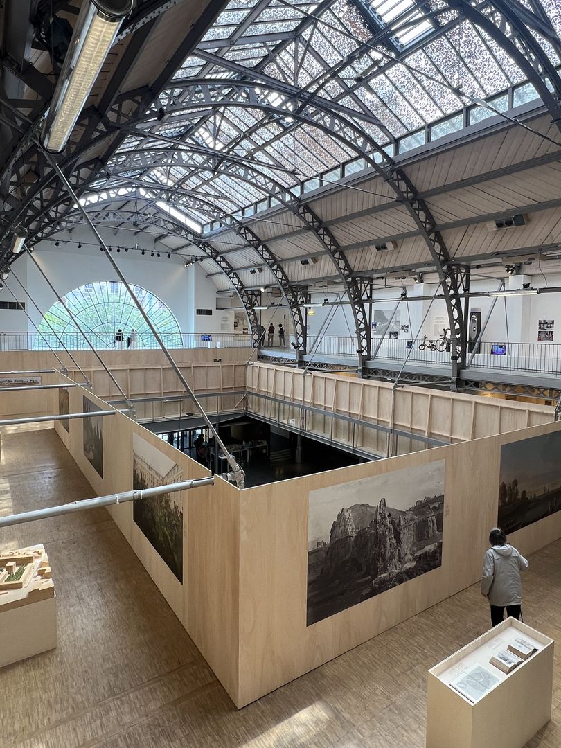 V centre Paríža sa nachádza Pavillon de l´Arsenal.  Centrum bolo otvorené v roku 1988 a ponúka zaujímavé podujatia týkajúce sa architektúry a urbanizmu.