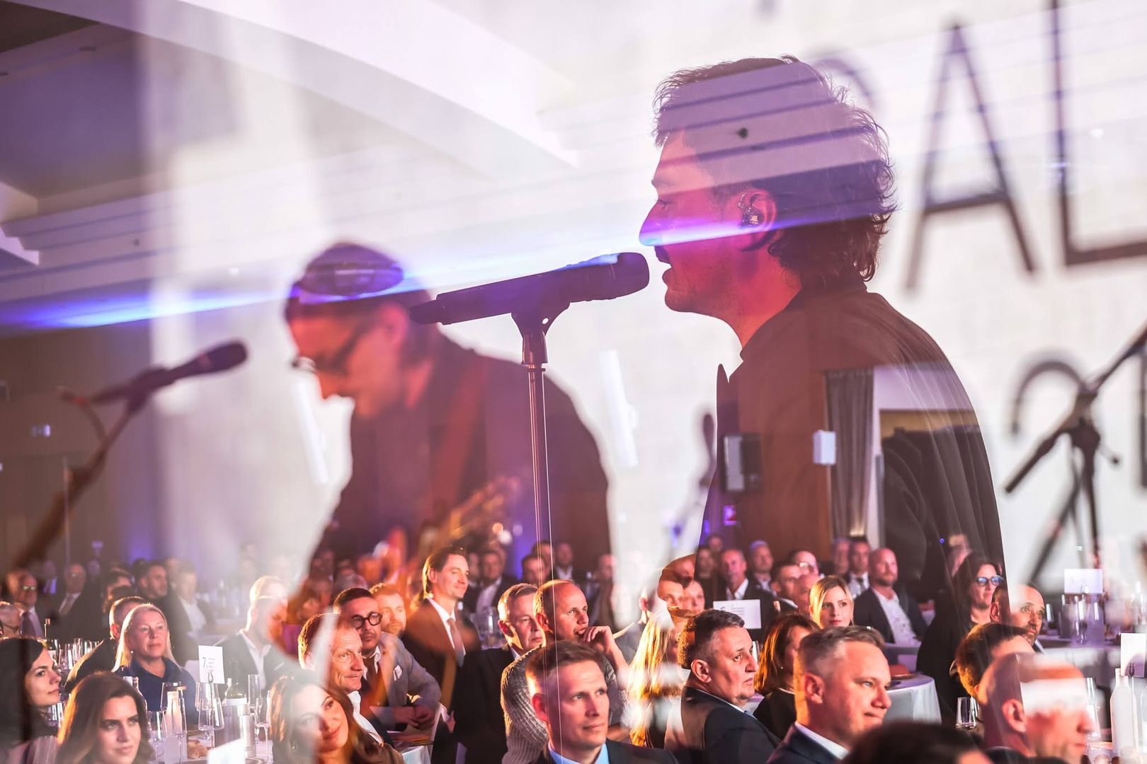 Vystúpenie skupiny Billy Barman, hudobného hosťa večera